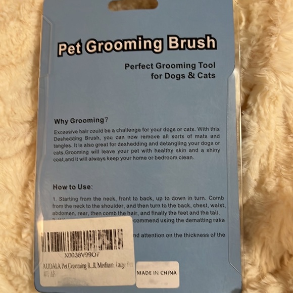 Pet Grooming Brush, Deshedding Tool for Dogs& Cats,Reduces Shedding by up to 95% - Picture 2 of 5